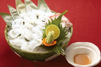 萬々事々 メニュー 水タコお刺身 ごま油とイタリア産の塩でどうぞ ぐるなび