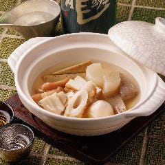 【おでん】羅臼昆布と鹿児島枕崎の本枯節使用の合わせ出汁です。