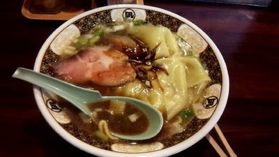すごい煮干ラーメン凪 西新宿７丁目店 地図 写真 新宿 ラーメン ぐるなび