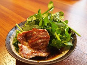 980円で絶品ラム肉を堪能！ ラム×パクチーの神コラボが味わえる『ジンギスカン　羊一』がいま話題