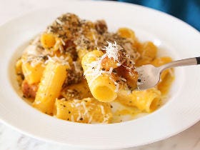 【レシピ】日本とイタリアの「カルボナーラ」は別物だった！ 超濃厚な本場カルボナーラの作り方