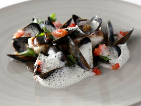 一度は行きたい！ 食ツウたちを魅了する、フレンチの名店『シャントレル』で美味なる料理に酔いしれる