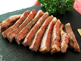 ひと手間で格別においしくなる！スーパーで買ったステーキ肉が簡単に「お店の味」になる裏ワザ