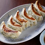 シェフにも愛される“菜汁”たっぷりな「焼き餃子」！ 中目黒で35年以上続く中華料理屋『高伸』