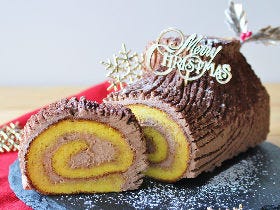 フライパンだけで作れる！ クリスマスの定番ケーキ「ブッシュドノエル」のレシピが簡単すぎてびっくり