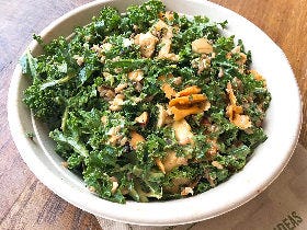 いま爆発的人気で大注目の「オトコも満足するサラダ」の秘密