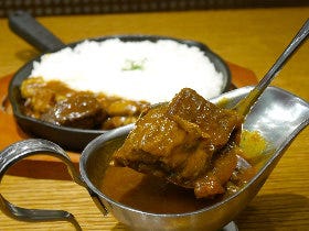 老舗フレンチ『ドンピエール』の絶品「特製ビーフカレー」を楽しめるバルが池袋に誕生！