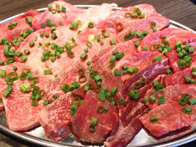 これぞ肉と日本酒の楽園！『肉山』プロデュースで話題の予約困難な焼肉店が、新店舗をオープン