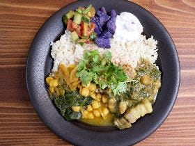 下北沢界隈でおすすめの人気「カレー」店3選！ 大阪からの進出店やファン待望の実店舗など