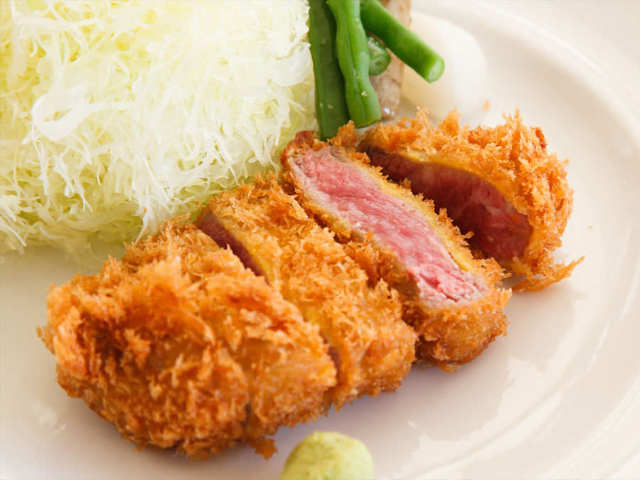 肉料理から〆オムライスまで食通を魅了した赤坂の旬香亭が目白に