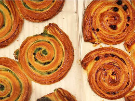 パリ発ヴィエノワズリー専門店、待望の旗艦店が青山にオープン