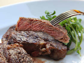  豪快な薪焼きグリルとクラフトビールが堪能できる『Anchor Point』が永田町にオープン