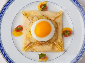 とろける黄身がたまらない！卵オンレシピで叶える理想のブランチ