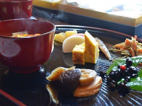 【保存版】正月の定番、プロが教えるお雑煮の基本と変化球レシピ