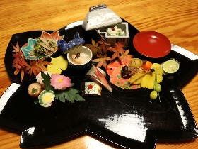 漫画家・江川達也が老舗『つきぢ田村』へ。おふくろの味がだしのない味噌汁の味になっているのは実に哀しい