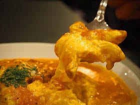  これがウニ専門店の底力！濃厚ウニ×ふわふわオムライスがウニまみれで美味しすぎる