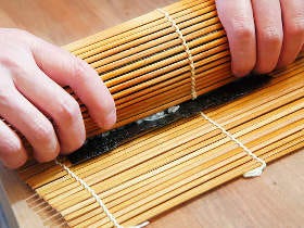 2019年は「東北東やや東」！ 料理長から教わる恵方巻きレシピで縁担ぎ！