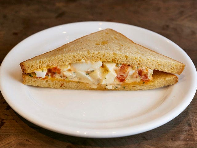 サンドイッチもデザートも卵づくし！ 『PATH』のパティシエが監修した卵料理専門店『エッグスタンド』