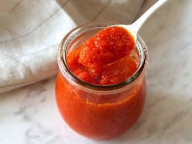 「赤パプリカ」を焼いて潰すだけで万能ソースに！肉料理にもスープにも合う「赤パプリカソース」簡単レシピ