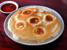 餃子マニアも惚れた、池袋の絶品「餃子」3選！ 名ラーメン店のジャンボ餃子から驚きの黒餃子まで