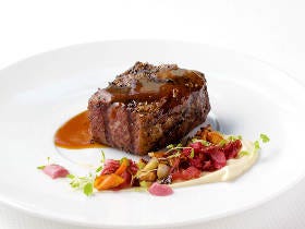 数々の賞に輝く『アレクサンダーズ ステーキハウス』で極上肉を堪能！超スペシャルなクリスマスディナーも