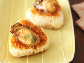 牡蠣のうまみをギュッと凝縮！ かけるだけで何でもおいしくなる万能調味料「牡蠣醤油」の作り方