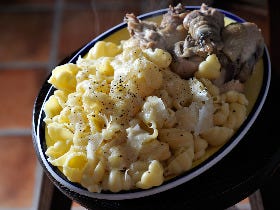 目黒の予約困難なイタリアン『メッシタ』で聞いた、ひと皿で美味しい鶏肉＆パスタレシピ