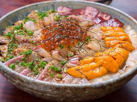 福岡ではしご酒。シメにいただくべき悶絶メニュー！　スペシャル海鮮丼の奥深さとは？