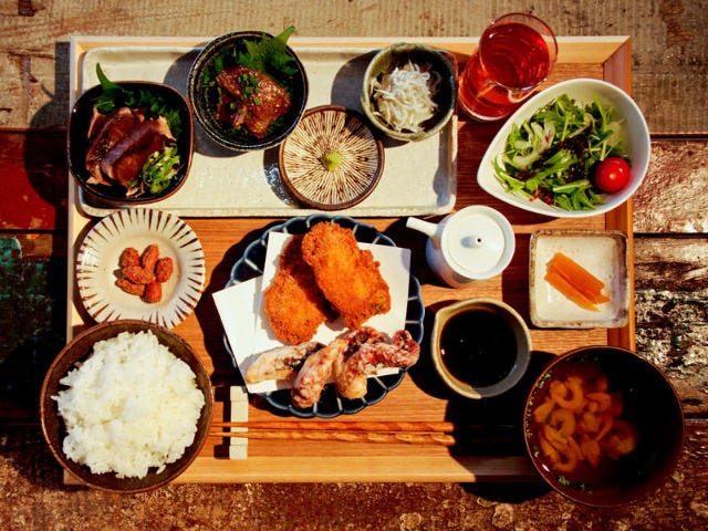東京で味わう離島グルメ！島食材が毎朝届く『離島キッチン』で絶品グルメを堪能