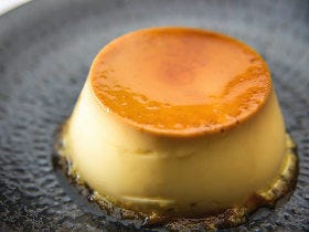 とろ～り濃厚な味わいがたまらない！ 現役秘書が手土産に選ぶ「至極のプリン」4選