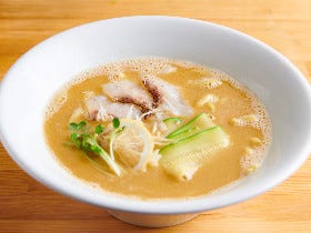 鯛のうまみがハンパない！濃厚なのにさっぱり旨いイタリアンシェフが作る「真鯛ラーメン」が駒沢大学に登場