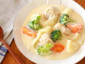 冬の定番「クリームシチュー」でほっこり温まる！ 失敗知らずな基本の作り方と簡単アレンジレシピまとめ