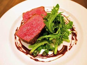  オープン２カ月で早くも話題！　進化するモダンオーストラリア料理をカジュアルに堪能できるガストロパブ