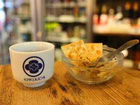 創業130年、浅草の老舗酒屋が開いた「角打ち」は直輸入ワインからレアな日本酒までそろう、大人の隠れ家