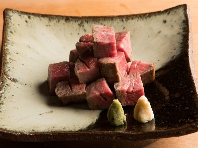 『肉割烹 ゆうざん』のコース料理が肉づくし！ うっとりする極上肉しかださない銀座の肉割烹