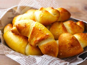 塩パンやシナモンロールが「発酵なし」で超カンタンに作れる！ 1時間以内で完成する絶品パンレシピ5選