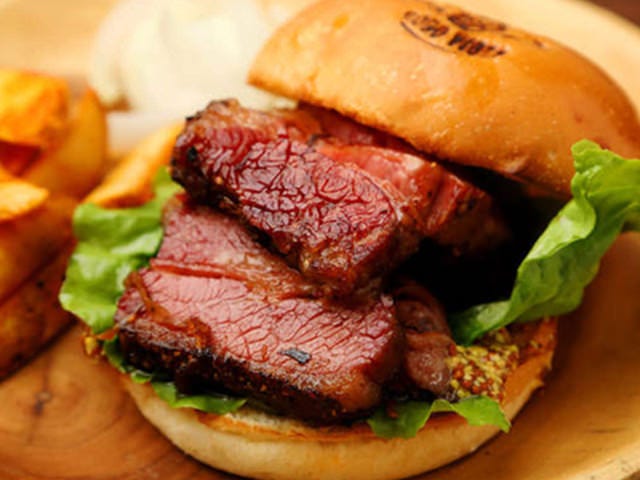 【東京最強のハンバーガー店まとめ】今すぐ喰らいつきたい、肉汁あふれる最旬バーガーがこれだ！