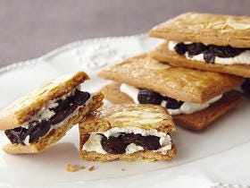 出世への近道はこれだ！現役秘書に聞く、あなたの好感度をアップさせるビジネス手土産4選