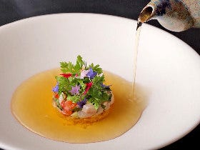 美しき料理に潜む懐かしい味。唯一無二の鳥羽マジックを求め既に予約殺到のフレンチ・代々木上原『sio』