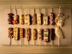 焼鳥でビブグルマン獲得の姉妹店が誕生！ おしゃれ＆リーズナブルに比内地鶏を味わう『南青山 とりや幸』