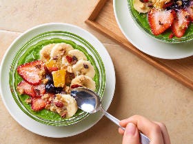 朝食を変えるだけでもカラダは変わる！ ローフード専門店に教わる「スムージーボウル」の簡単レシピ