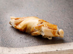 週2日だけ、超人気そば店がすし屋に！ 煮切りもツメもうまい、浅草の隠れ家『舎利処じゅうしち』