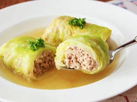 もう煮崩れない！楊枝なしでもキレイに巻ける「ロールキャベツ」の基本レシピとトマト＆クリームのアレンジ