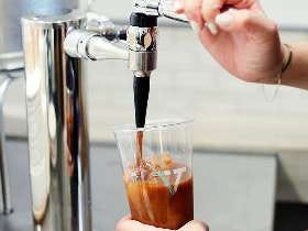 アメリカ発の進化系コーヒーが話題！ クリーミーな新感覚「ドラフトコーヒー」が飲める都内の店まとめ
