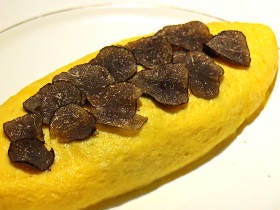 香りだけでワインがすすむ！ 「トリュフ1個半オムレツ」の味とコスパが最強すぎる恵比寿のモダンビストロ