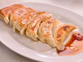 餃子が一皿50円!? 激安なのに手作り餃子が滋味深～い、三軒茶屋『こうらん』は街場中華の宝もの