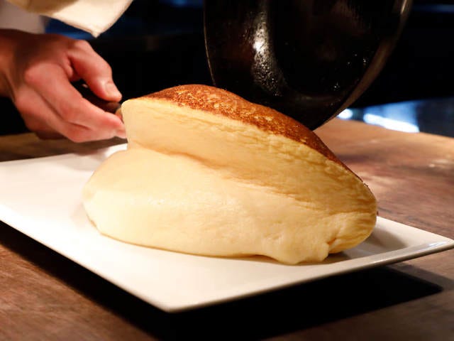 ふわっふわな「スフレオムレツ」にもうトリコ！仏ノルマンディー地方料理ビストロ『ラ・メール・プラール』