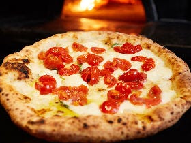 薪の香りにモチモチの生地！サルヴァトーレ・クオモさんに訊いた日本のナポリピッツァ20年の歴史