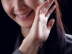 仕事も先約も全部ウソ!? 恋多き秘書たちはこんな言い訳で食事デートの誘いを断っている