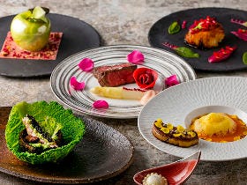 バレンタインの夜はいつもより贅沢に！　都内でおすすめの「バレンタイン限定ディナー」まとめ【2017】